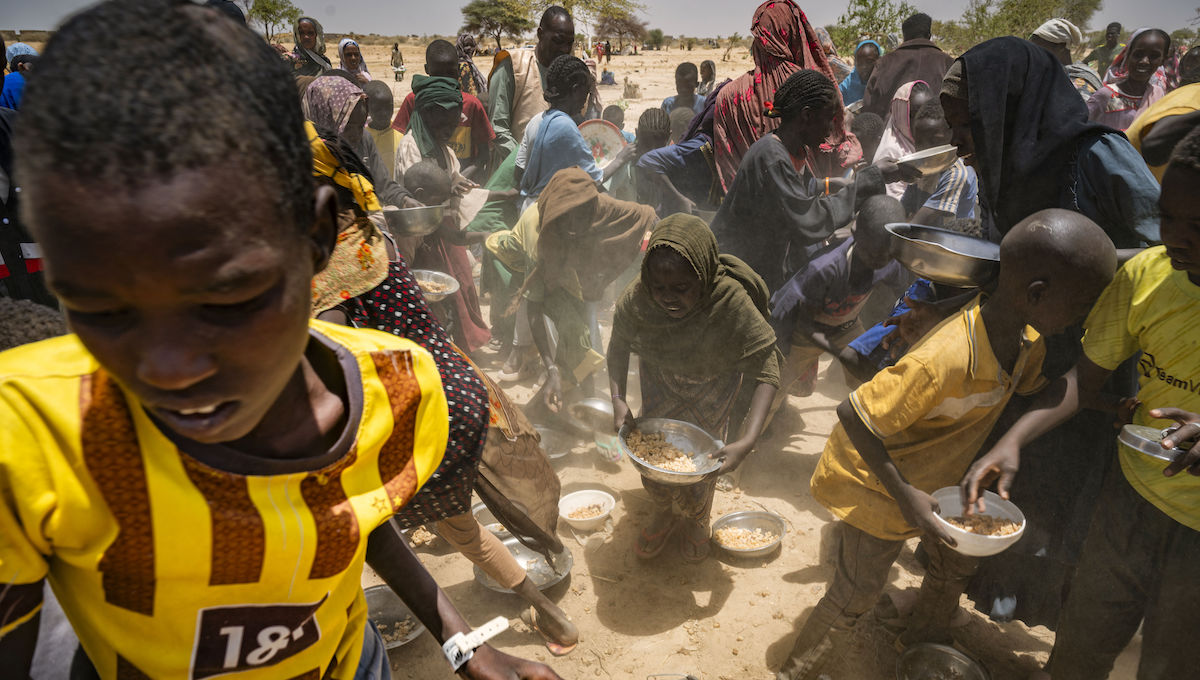 Un attacco con droni e artiglieria contro un campo profughi ha ucciso almeno 60 persone ad Al Fashir, in Sudan