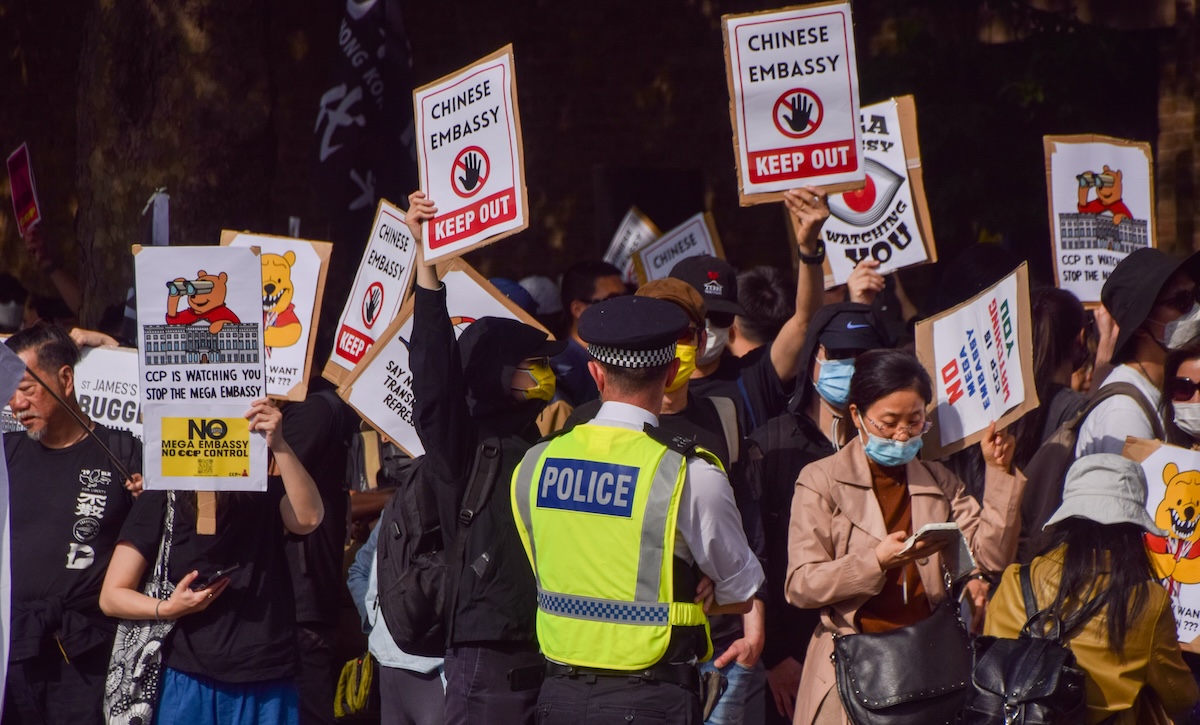 Il governo britannico ha un problema con la Cina, anzi due