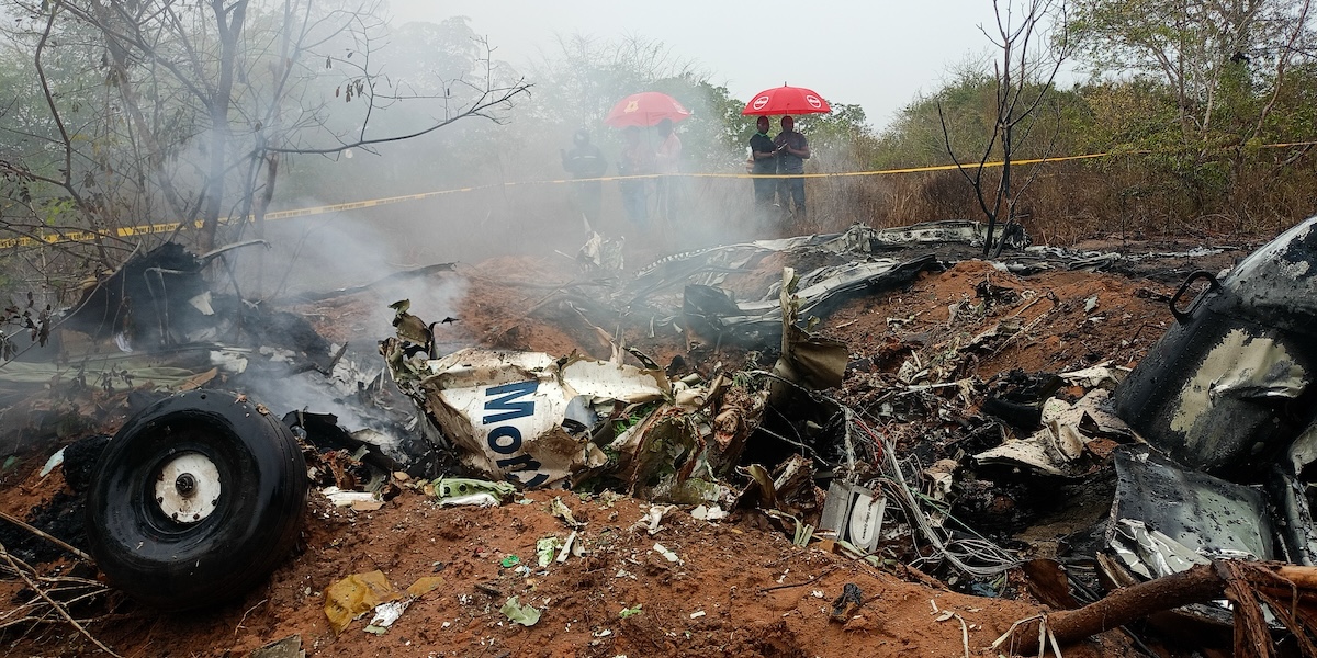 In Kenya un piccolo aereo per voli turistici è caduto e si è distrutto: sono morte tutte le 11 persone a bordo