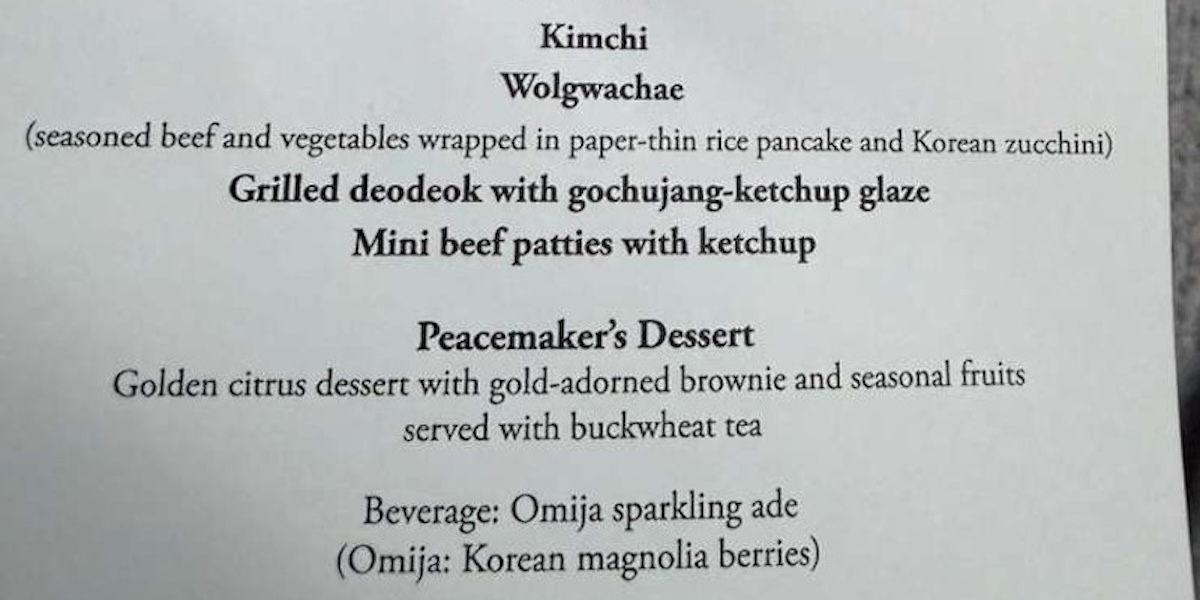 Leggi l'articolo: Il menù preparato dalla Corea del Sud per Trump, talmente adulatorio da sembrare una caricatura