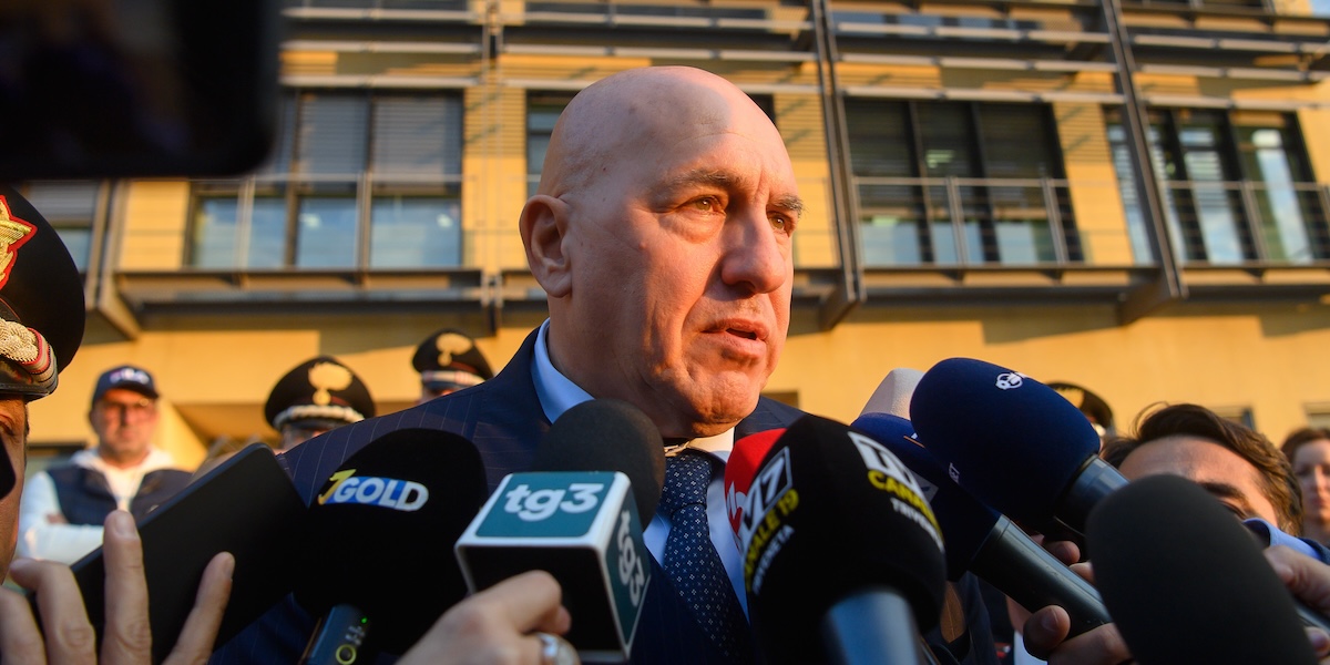 «Quelle persone vanno prese a calci e mandate via»