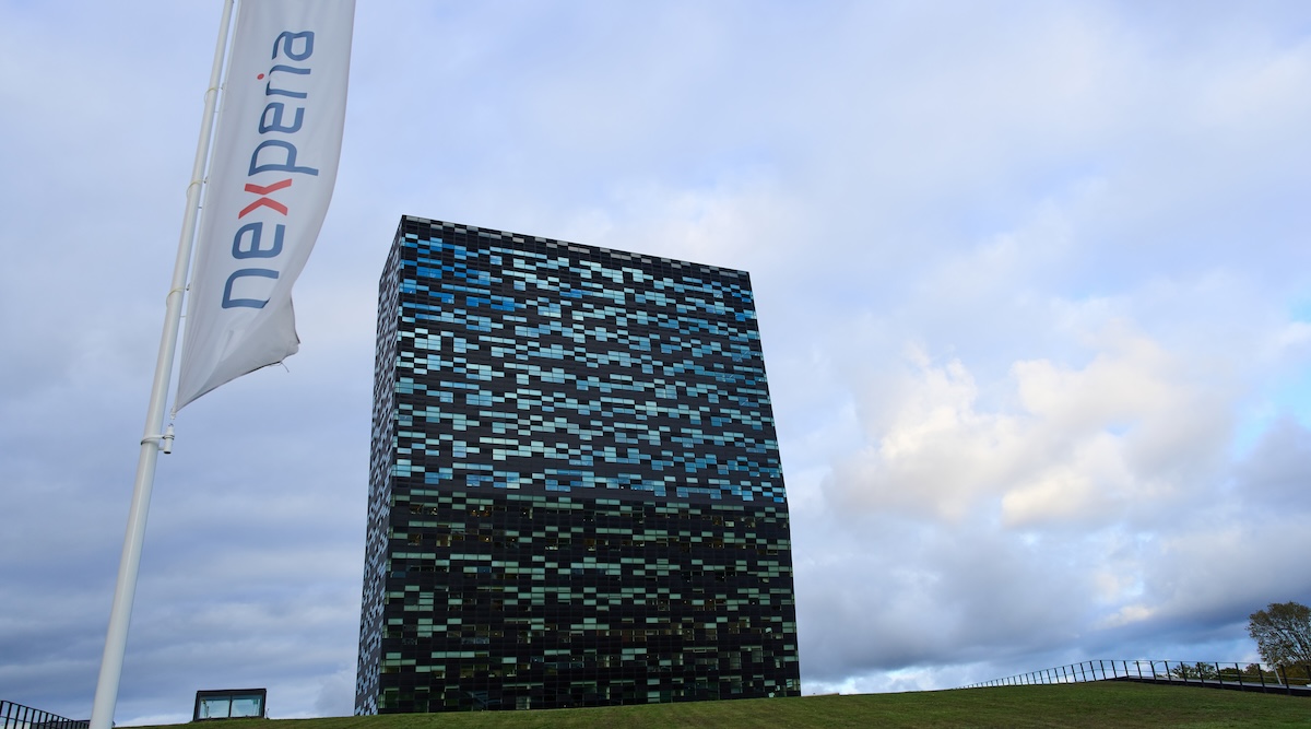 La Cina ha detto che allenterà il divieto alle esportazioni verso i paesi europei dei semiconduttori dell’azienda Nexperia