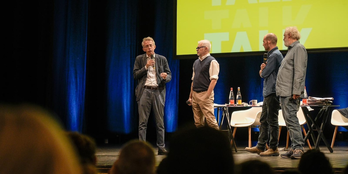 Il sindaco di Napoli dice che non vuole fare il leader del centrosinistra