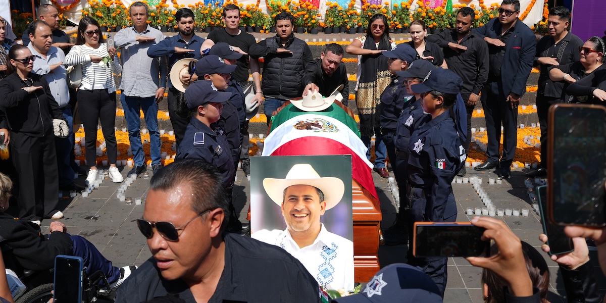 In Messico un sindaco che aveva criticato i narcotrafficanti è stato ucciso durante un evento per il Dìa de los muertos