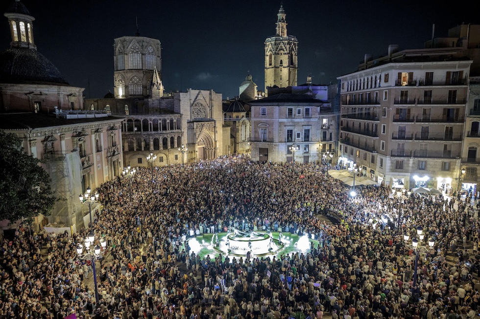 Una delle ultime manifestazioni per chiedere le dimissioni del presidente, a Valencia il 25 ottobre