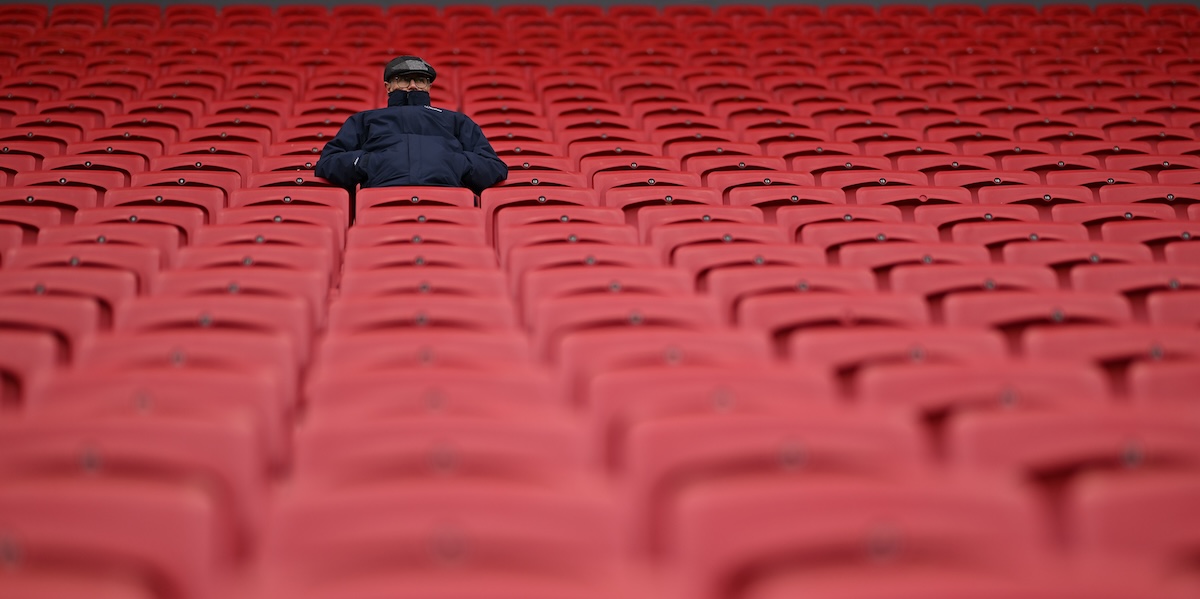 Comprereste dei posti in uno stadio che non è stato ancora finito?