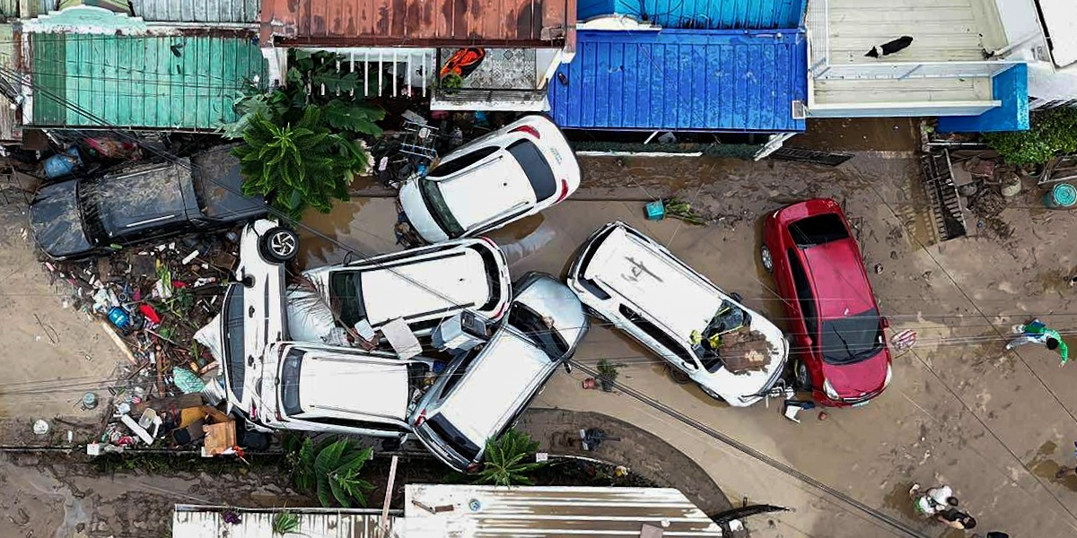 Almeno 40 persone sono morte nelle Filippine a causa di un violento tifone