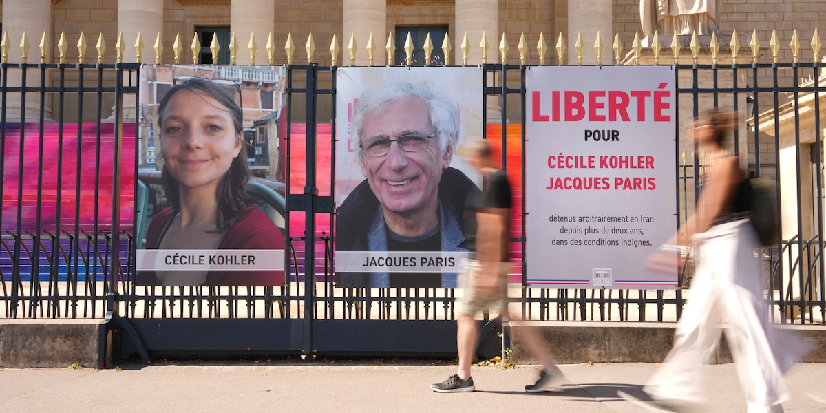 Sono stati scarcerati Cécile Kohler e Jacques Paris, due cittadini francesi detenuti in Iran da più di tre anni