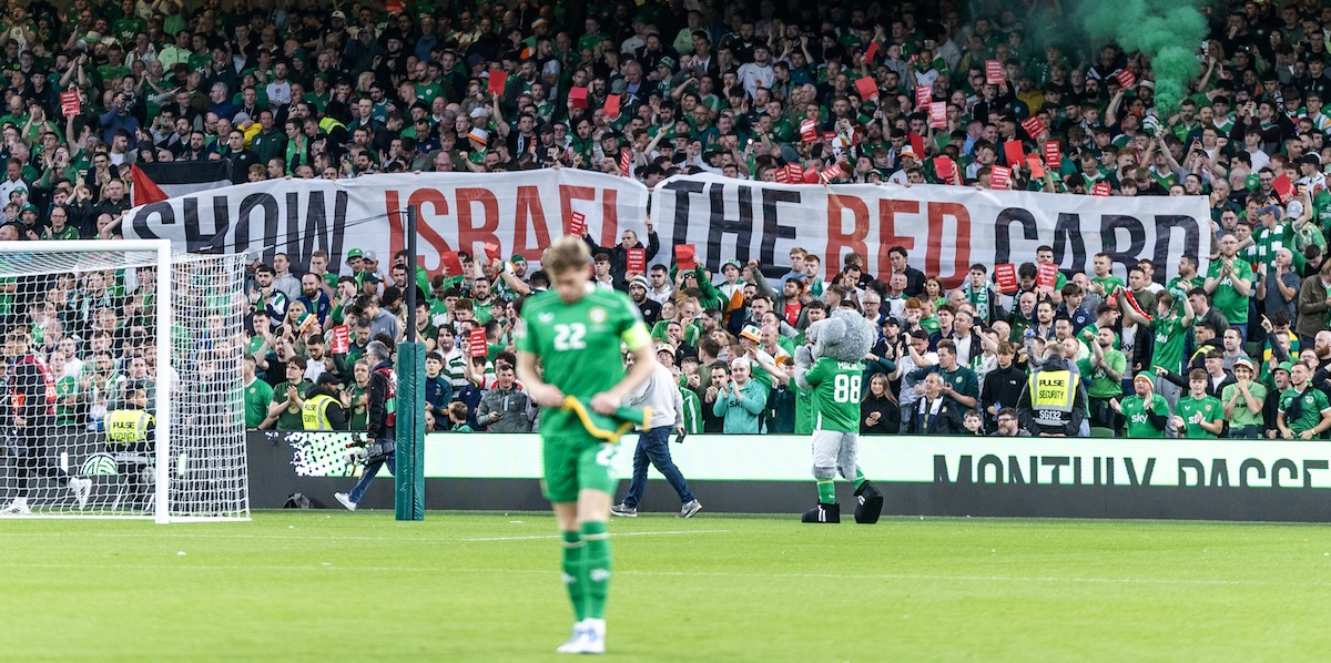 La federazione calcistica dell’Irlanda chiederà all’UEFA di escludere le squadre israeliane dalle competizioni internazionali