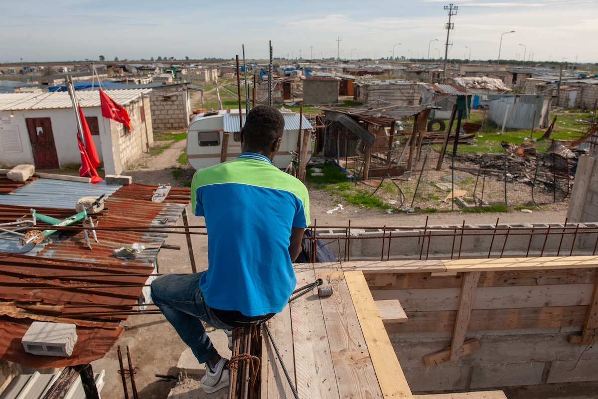 La più grande baraccopoli d’Europa sta diventando una città