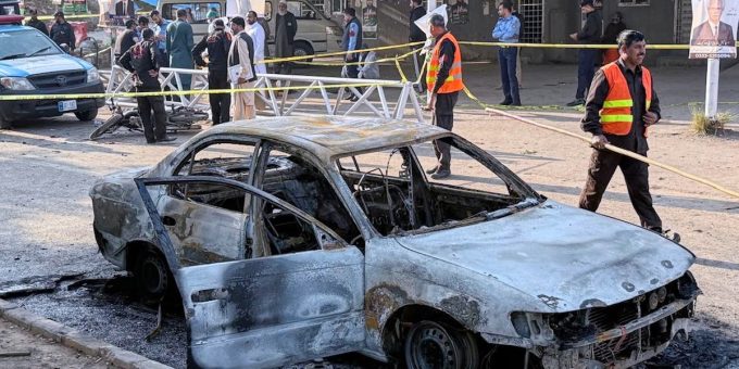 Un uomo si è fatto esplodere a Islamabad uccidendo almeno 12 persone