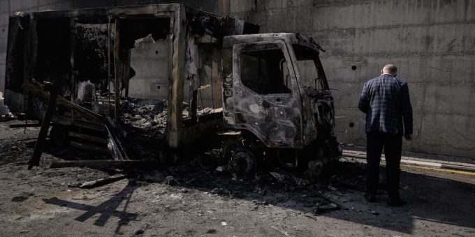 Un gruppo di coloni israeliani ha attaccato un magazzino palestinese in Cisgiordania: 4 sono stati arrestati, cosa che succede raramente