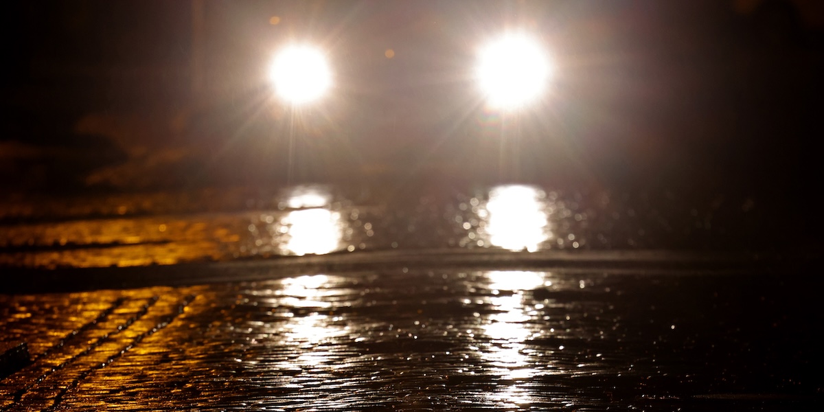 Gli anabbaglianti delle macchine sono troppo abbaglianti?