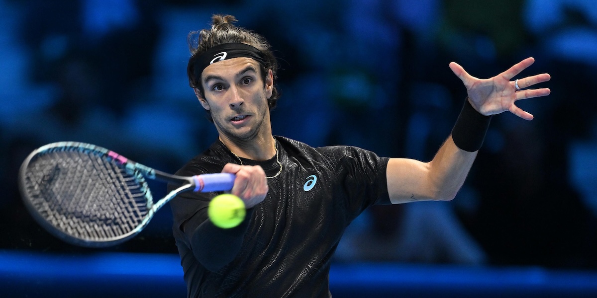 Lorenzo Musetti è stato eliminato dalle ATP Finals e Carlos Alcaraz tornerà numero 1 al mondo del tennis