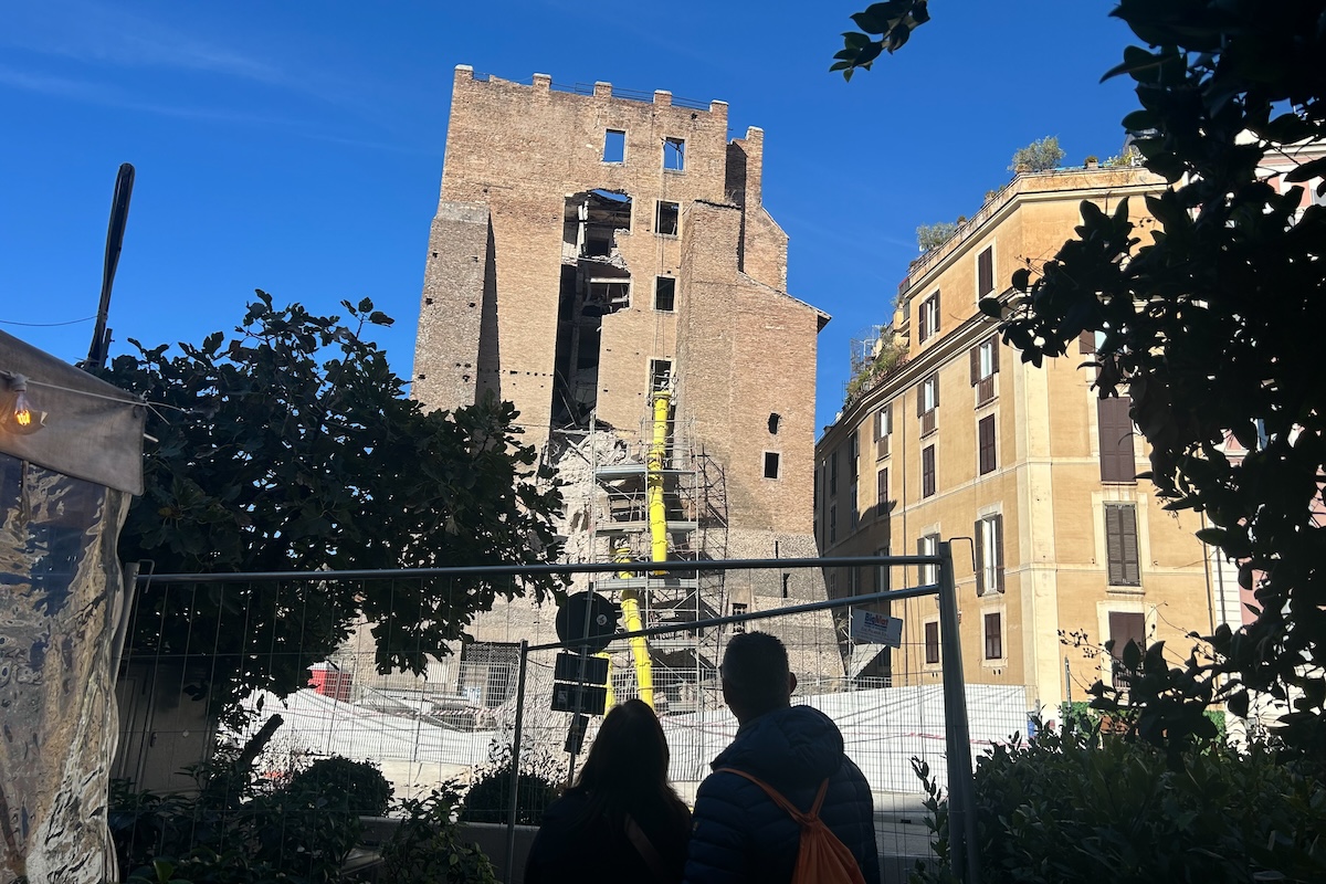 Cosa fare della Torre dei Conti dopo il crollo