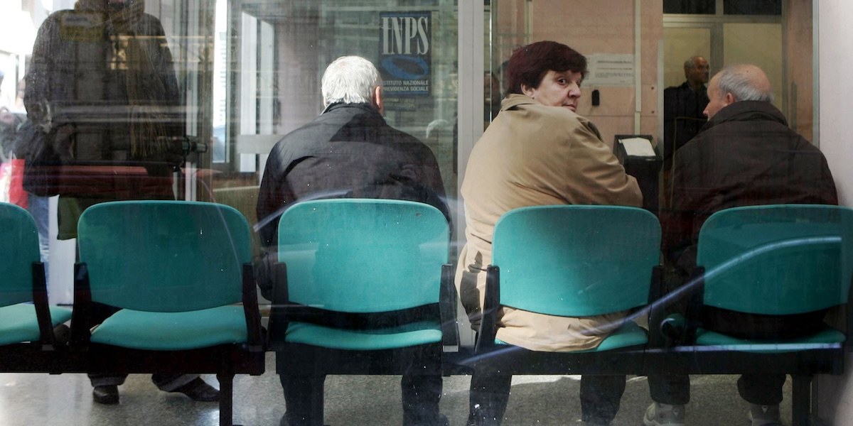 Il governo vuole togliere l’obbligo di rinnovare la carta di identità per chi ha più di 70 anni