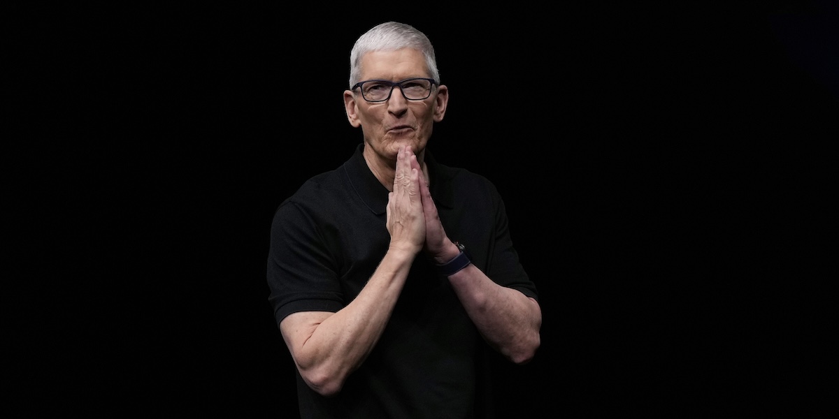 Secondo il Financial Times Tim Cook, amministratore delegato di Apple, si dimetterà nel 2026