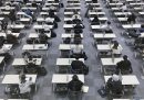 Gli studenti partecipano alla prima sessione di esami per l'ammissione all'università