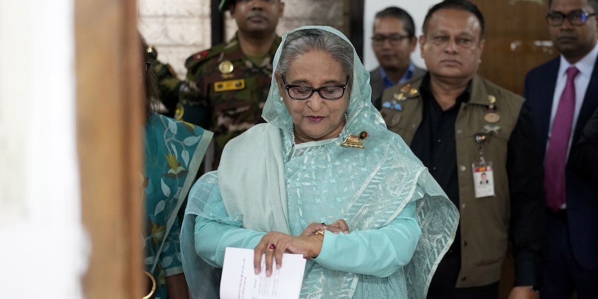 L’ex prima ministra del Bangladesh Sheikh Hasina è stata condannata a morte