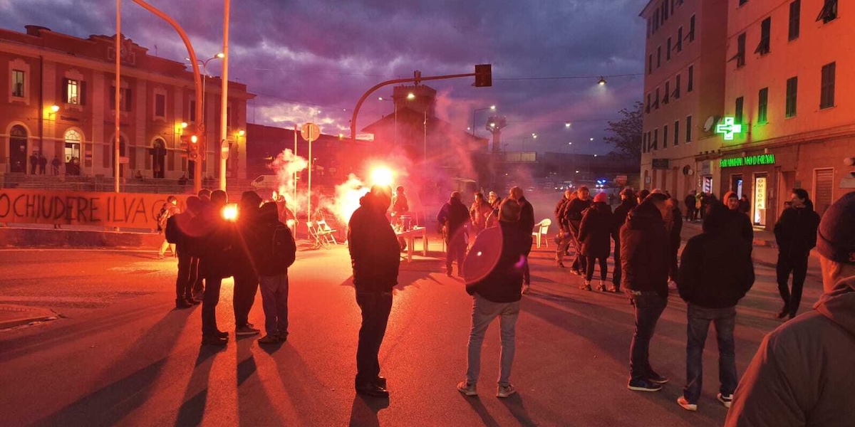 I dipendenti dell’ex ILVA hanno occupato lo stabilimento di Genova