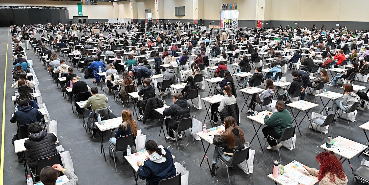 Sono circolate online delle foto degli esami del semestre aperto di medicina, generando un gran trambusto
