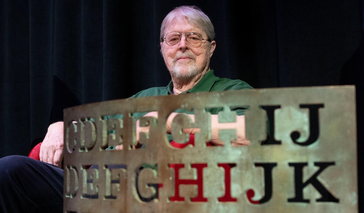 La soluzione dell’enigma di una scultura nel cortile della CIA è stata venduta all’asta per quasi un milione di dollari