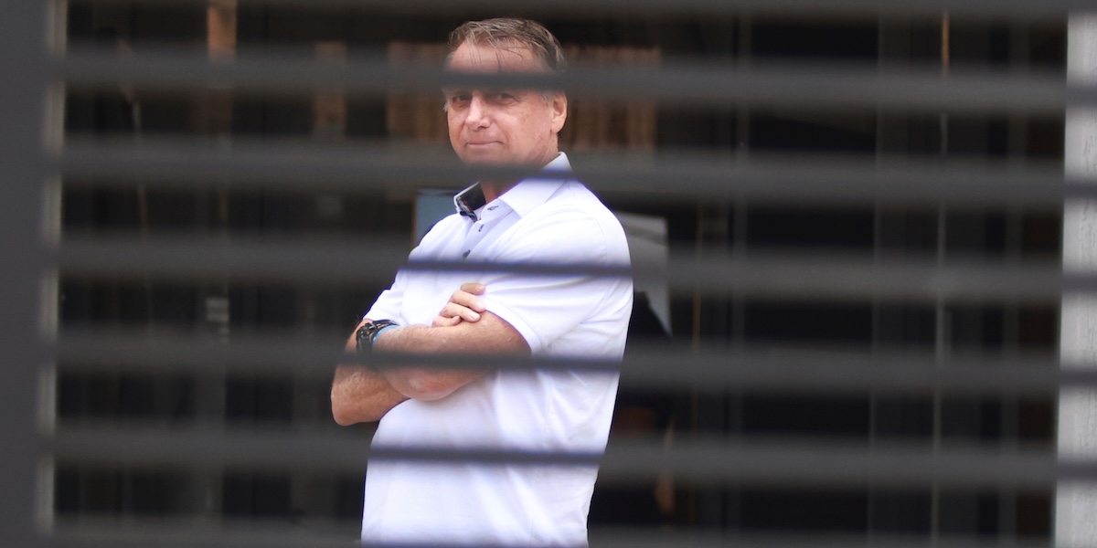 L’ex presidente del Brasile Jair Bolsonaro, già agli arresti domiciliari, ora è stato incarcerato