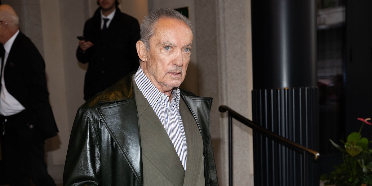 È morto a 81 anni l’attore tedesco Udo Kier, che recitò in moltissimi film e collaborò a lungo con Lars von Trier