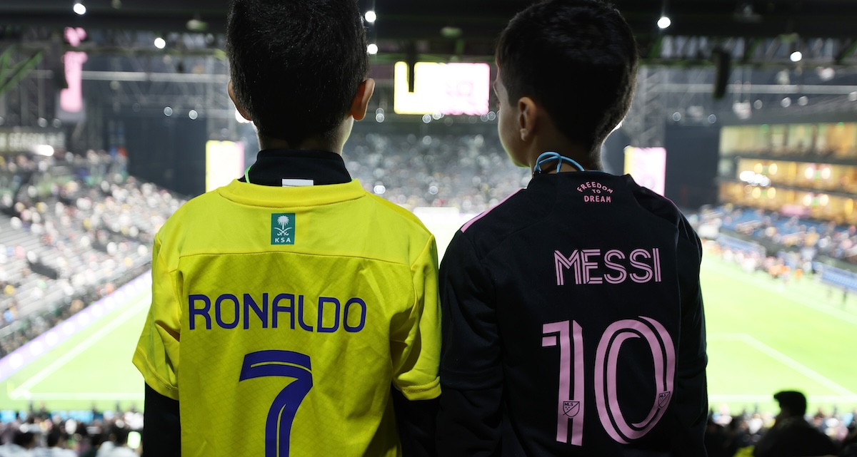 Intanto, e ancora, Messi e Ronaldo