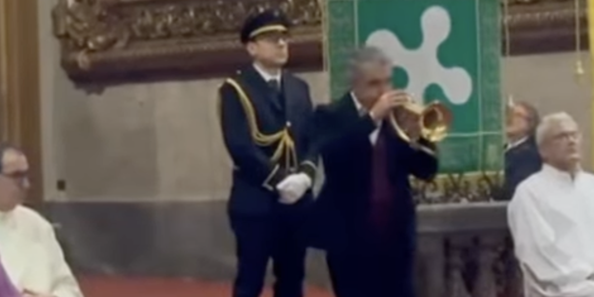 Leggi l'articolo: Paolo Fresu che suona “L’appuntamento” e “Senza fine” al funerale di Ornella Vanoni