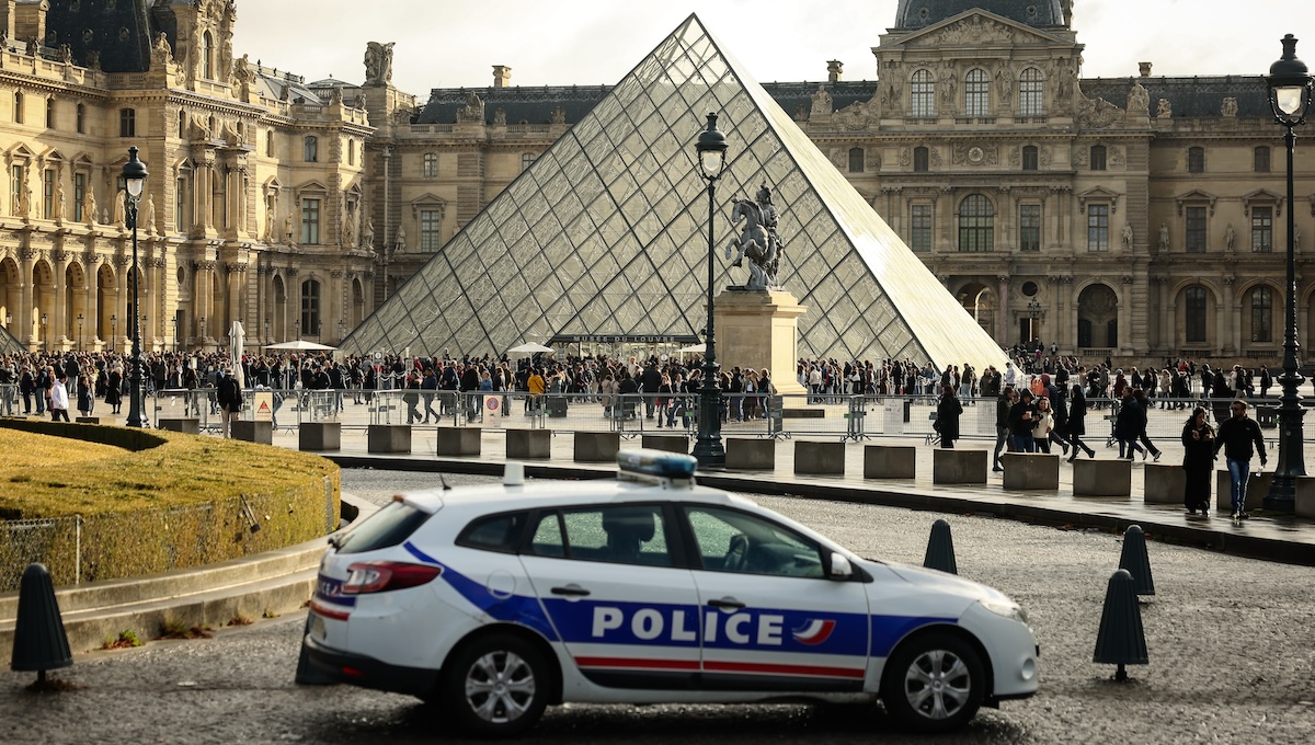 Sono state arrestate altre quattro persone per il furto al Louvre