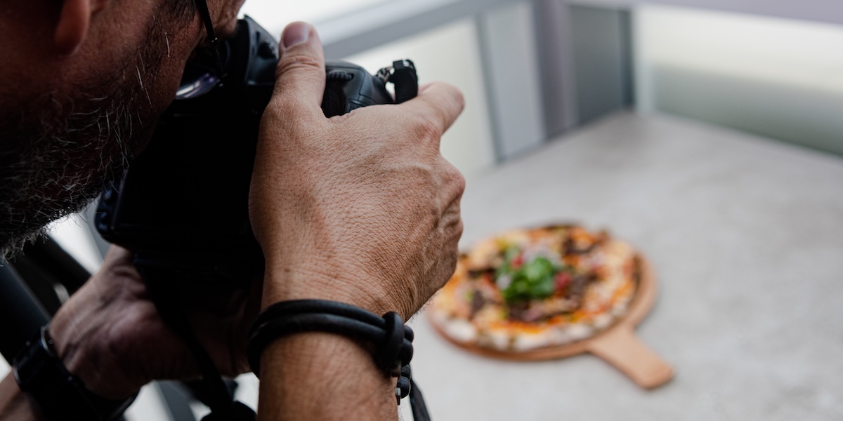 Per rendere il cibo fotogenico per la pubblicità ci si inventa la qualunque