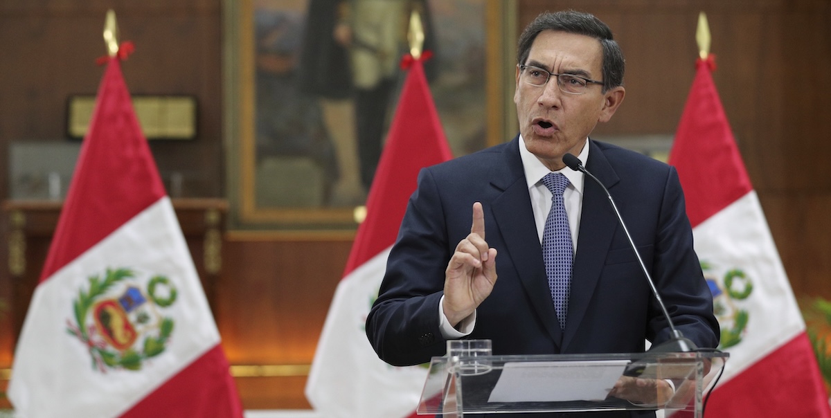 L’ex presidente del Perù Martín Vizcarra è stato condannato a 14 anni di carcere per corruzione