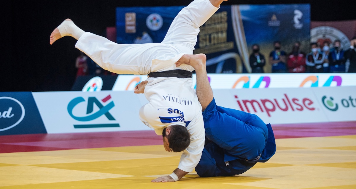 La federazione internazionale di judo permetterà agli atleti russi di tornare a usare la bandiera e l’inno russo nelle gare