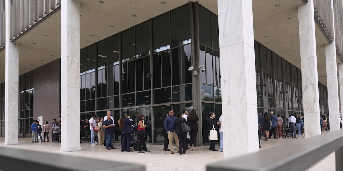 Gli Stati Uniti hanno sospeso la valutazione di tutte le richieste di asilo, dopo l’attacco a due membri della Guardia Nazionale