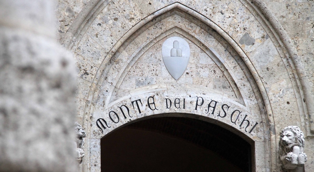 La complicata indagine sull’acquisto di Mediobanca da parte di MPS, spiegata