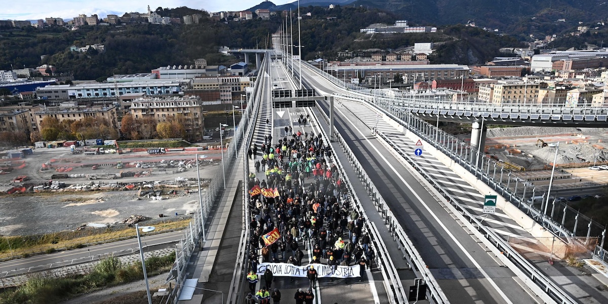 I lavoratori dell’ex ILVA di Genova temono di perdere tutto