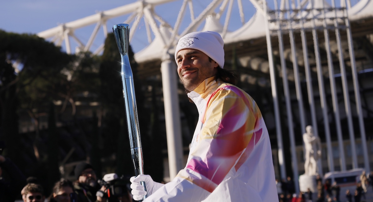Tedofori famosi nei primi giorni della fiamma olimpica in Italia