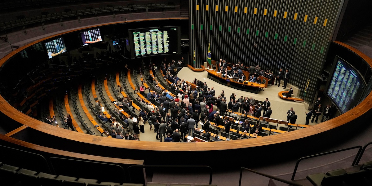 Il parlamento brasiliano sta provando a ridurre la pena di Jair Bolsonaro