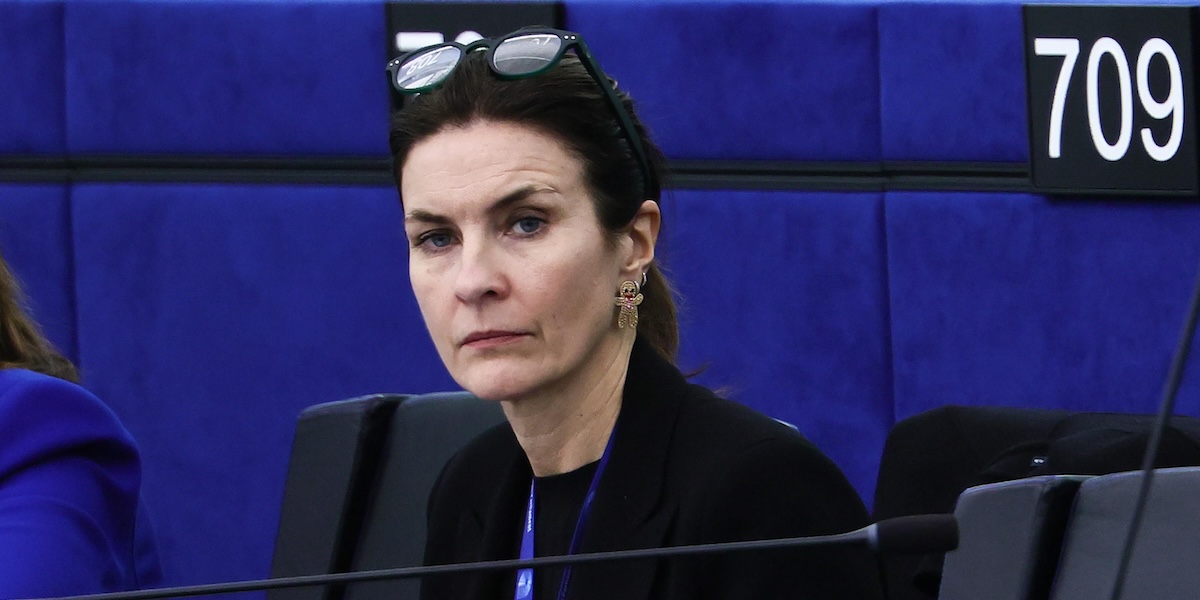 L'eurodeputata italiana Alessandra Moretti al Parlamento Europeo a Strasburgo, 15 dicembre (EPA/RONALD WITTEK)