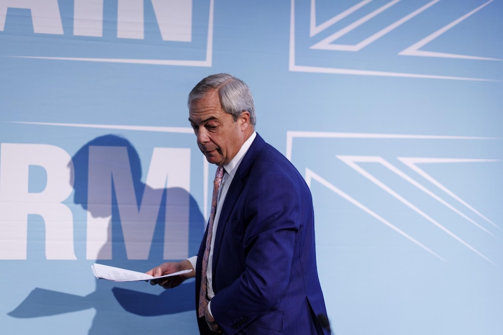 Nigel Farage durante una conferenza stampa, il 18 novembre a Londra