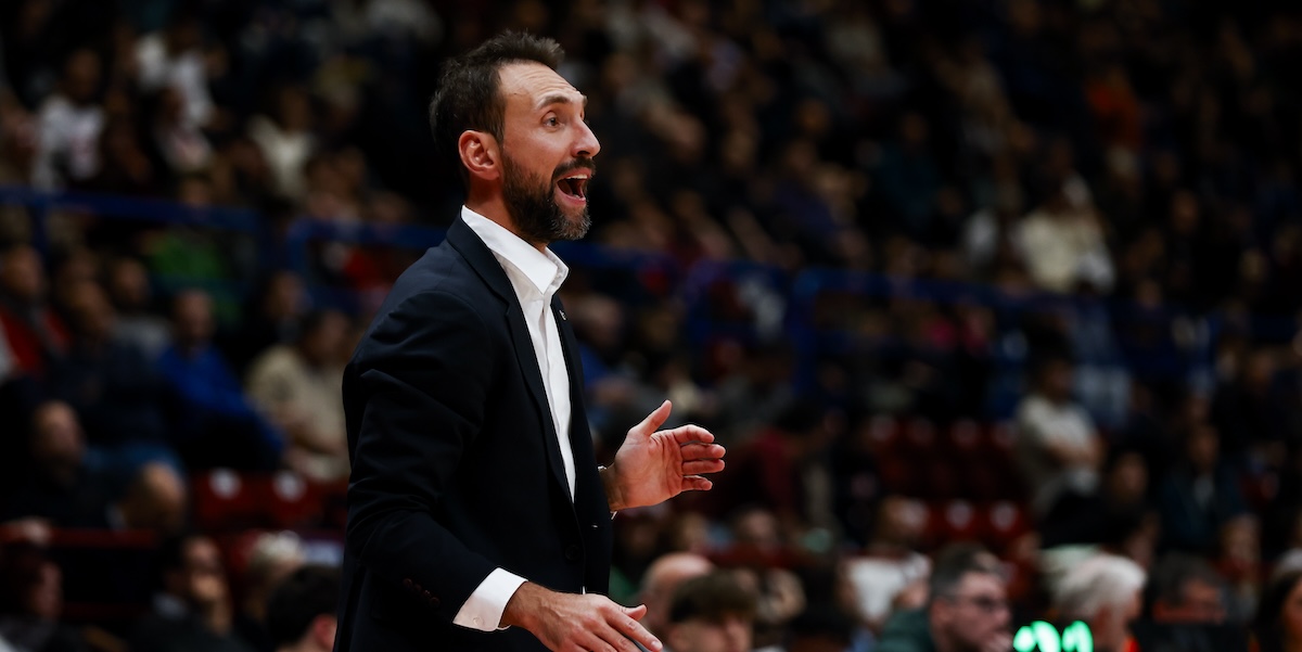Giuseppe Poeta durante la partita dell'Olimpia Milano contro Dolomiti Energia Trentino, 7 dicembre 2025 (Roberto Finizio/Getty Images)
