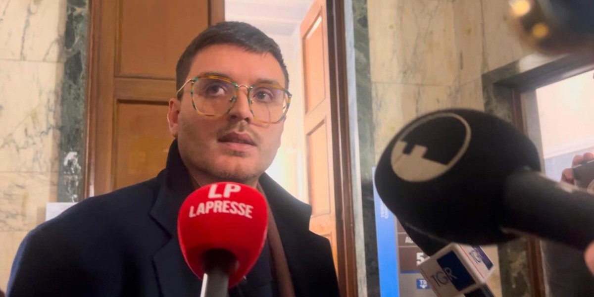 La pena per lo scrittore Leonardo Caffo, accusato di maltrattamenti nei confronti dell’ex compagna, è stata ridotta a due anni