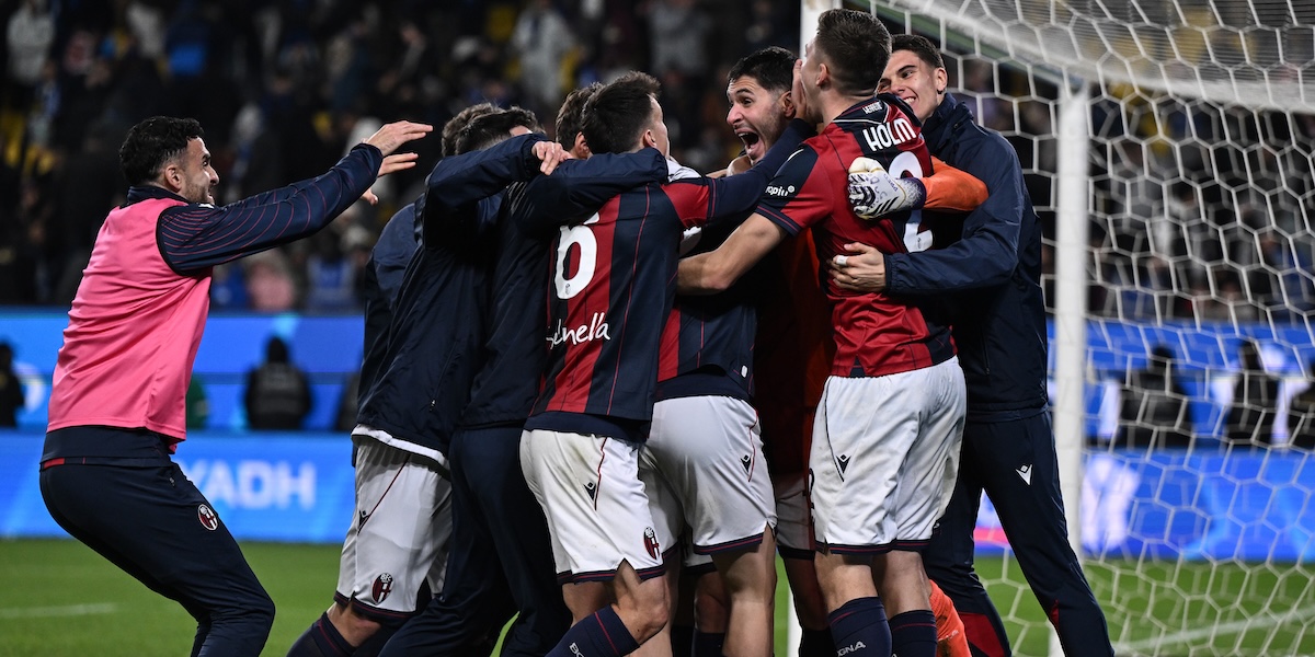 Il Bologna ha battuto l’Inter ai rigori nella seconda semifinale della Supercoppa italiana: in finale giocherà col Napoli