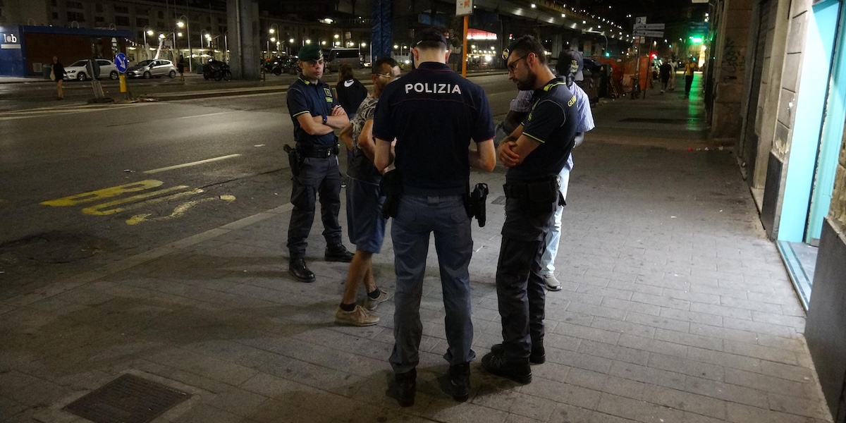 384 persone sono state arrestate in una grossa operazione antidroga in varie città