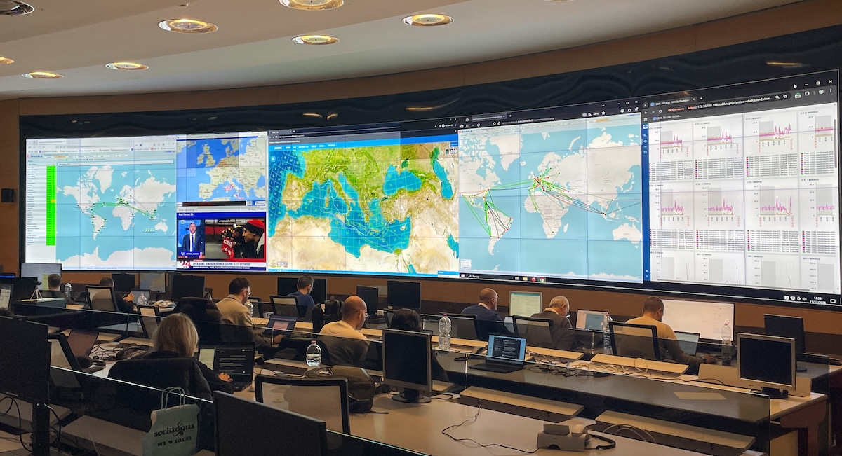 I nostri dati passeranno sempre più spesso lungo cavi sottomarini