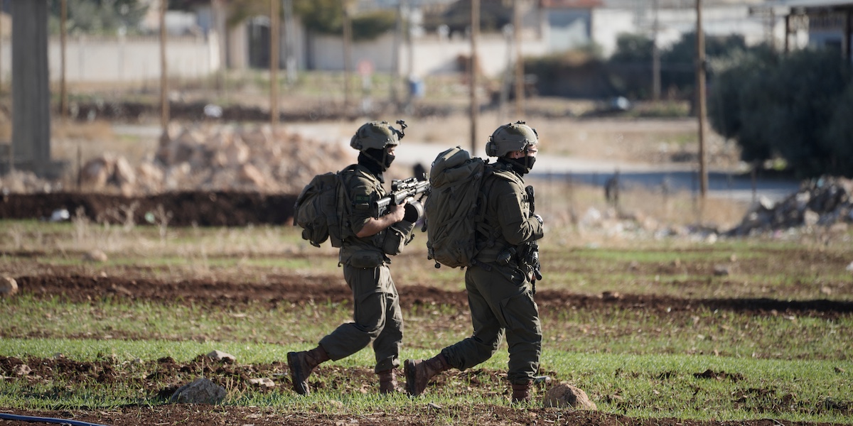 Il governo israeliano ha deciso di chiudere la radio dell’esercito