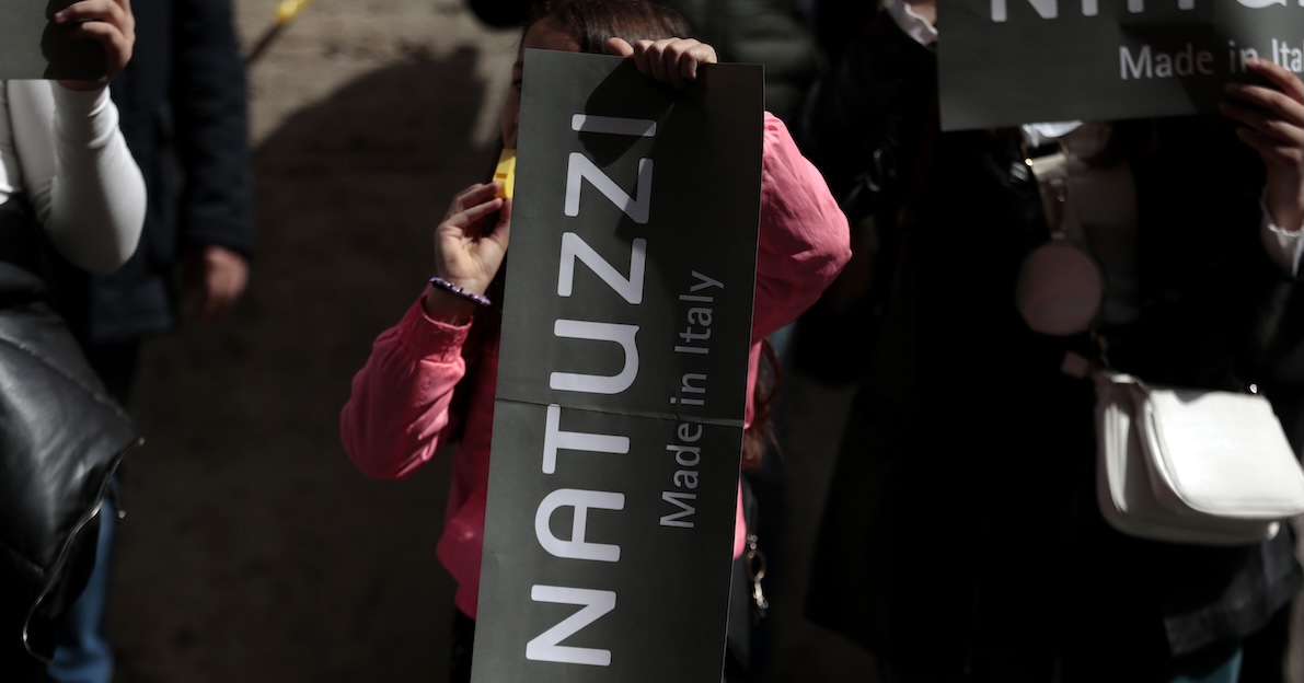 L’azienda di arredi Natuzzi ha annunciato 479 esuberi e la chiusura di due stabilimenti