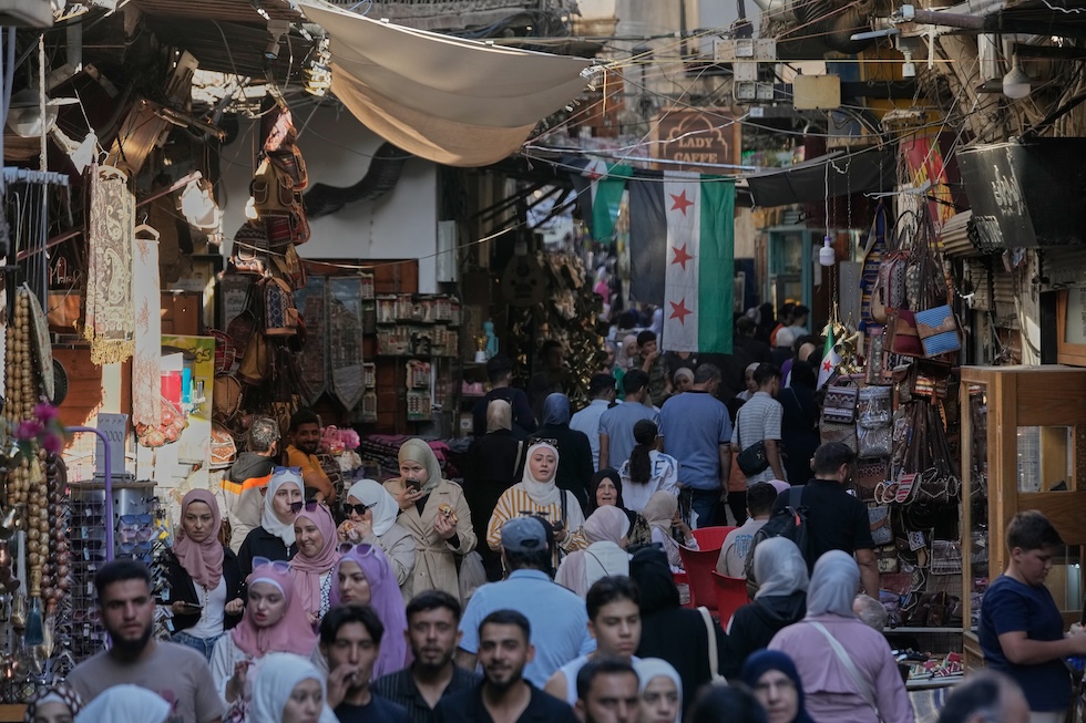 Una delle vie del centro storico di Damasco, in Siria, a ottobre del 2025 (AP/Hussein Malla)