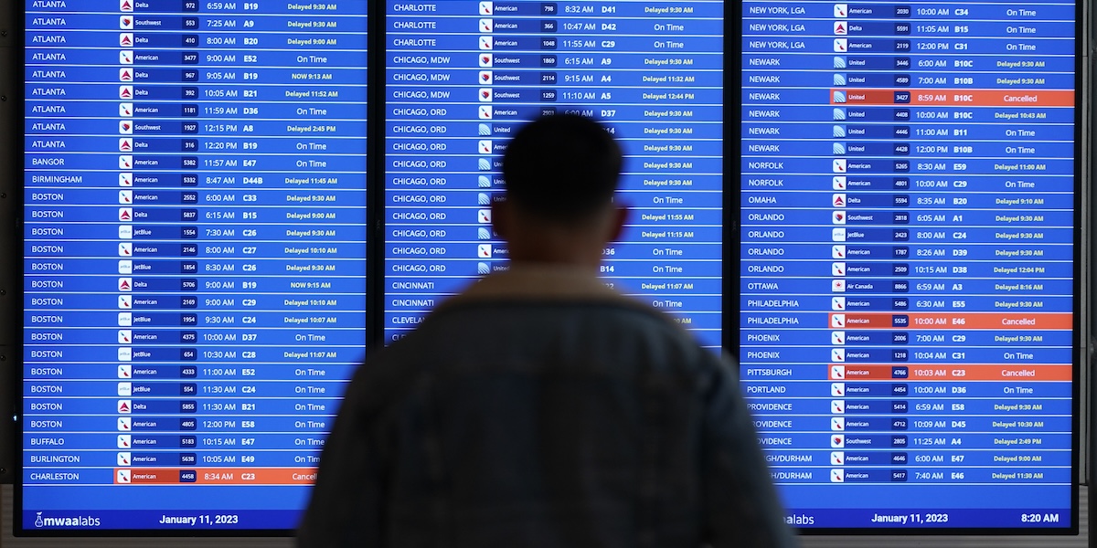 Negli Stati Uniti sono stati cancellati oltre 1.500 voli in vista di forti nevicate